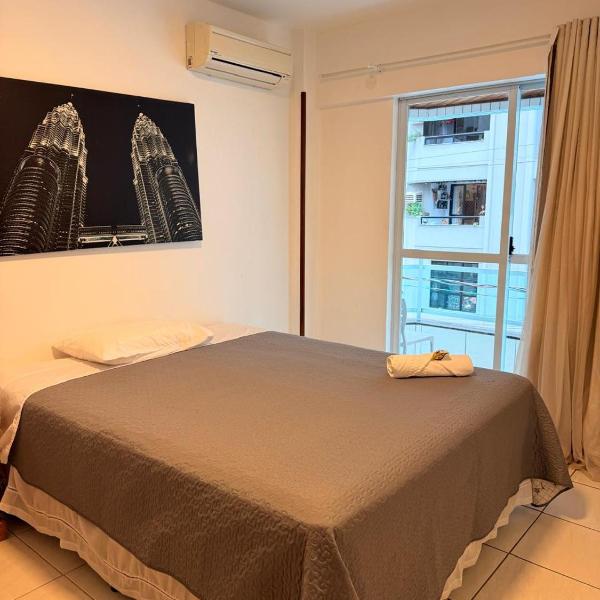 1 Quarto • 500m da Praia Central • Garagem