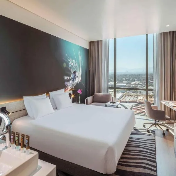 Novotel Mexico City Toreo, готель у Мехіко