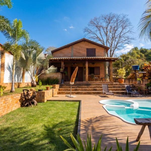 Casa com Piscina a 240m da Praça da Liberdade - Foto 2