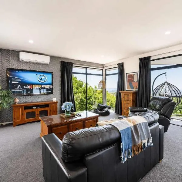 Million Dollar City Views - Sleeps 10: Christchurch şehrinde bir otel