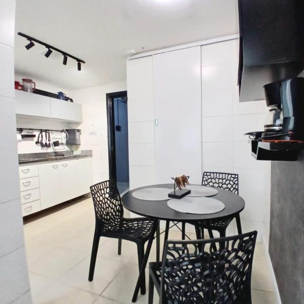 Quarto privativo com cama de casal esquina de Copacabana com Ipanema - Foto 4