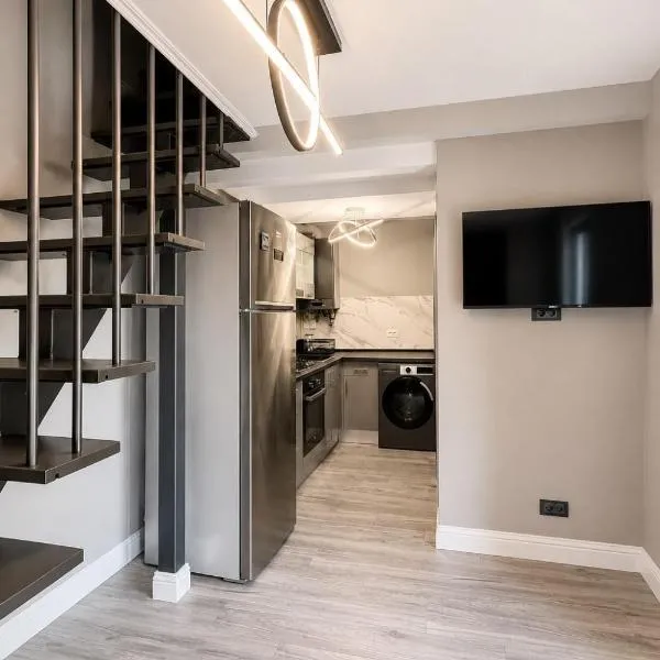 Exclusive Luxe Tiny House in Copou & Private Garden, hotel en Iaşi