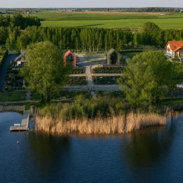 Sen Topoli - Domy nad jeziorem I Sauna I Plaża I 30 min od Torunia, hotel in Mirakowo
