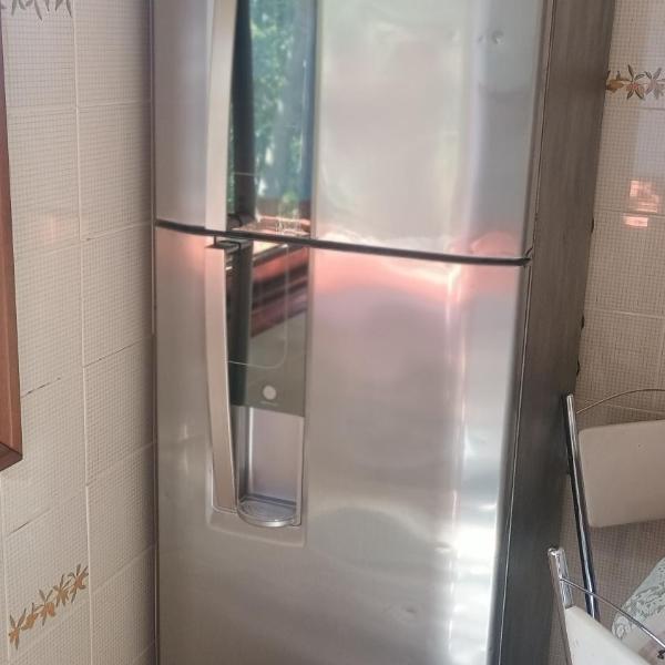 Casa com piscina para até 6 pessoas com duas camas de casal e sofá-cama casal - Foto 5