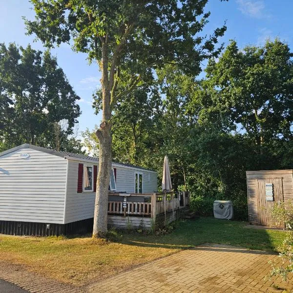 Chalet First Stage - Renesse, hotel v mestu Renesse