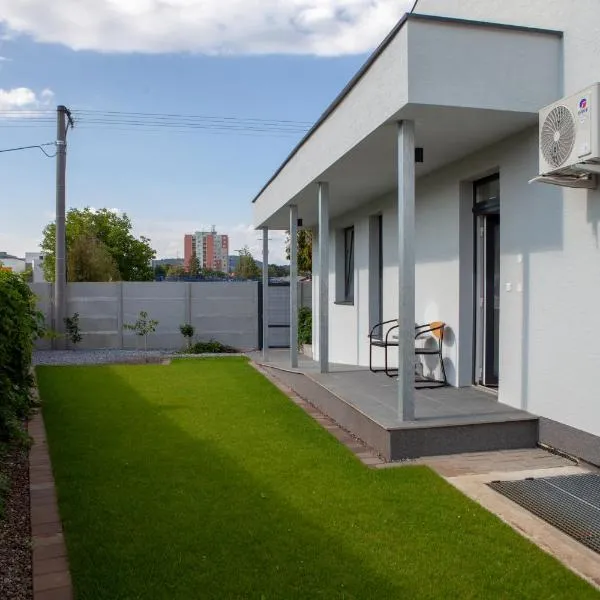 Apartmány VALAŠKOVCE, hotel in Humenné