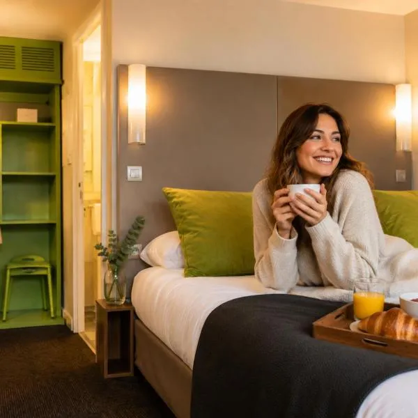 Hôtel Inn Design Laval, hotel u gradu Laval