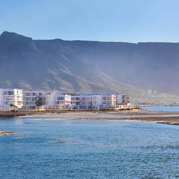 Lagoon Beach Hotel & Spa, отель в Кейптауне