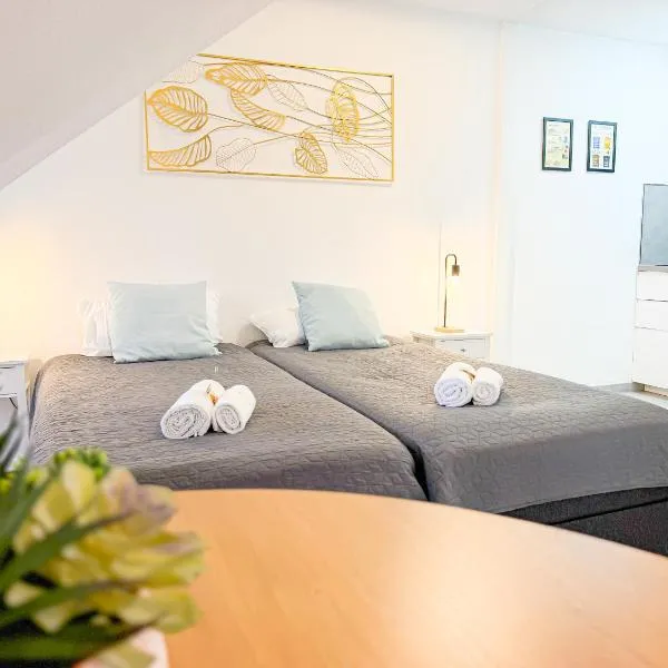 ImmoStay Stuhr - 2 Apartments mit Balkon, Wifi & Homeoffice, hotel Stuhrban