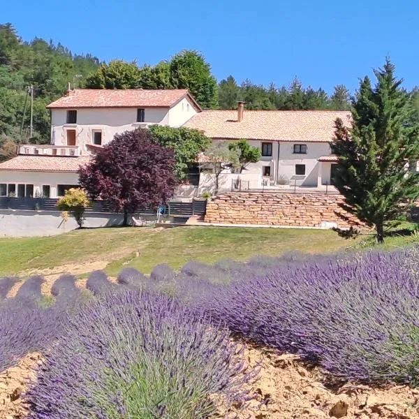 Domaine de Prefaissal – hotel w mieście Mézel