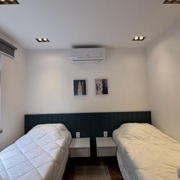Ipanema recém reformado 2 quartos praia ao lado
