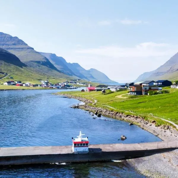 Hvannasund में, होटल Captains Room - Sleep on the Fjord