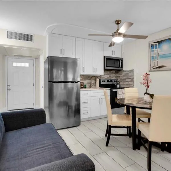 Step from the Beach.Renovated ground Floor unit 63, hotelli kohteessa Longboat Key