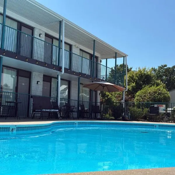 Ozark Valley Lodge, хотел в Бренсън