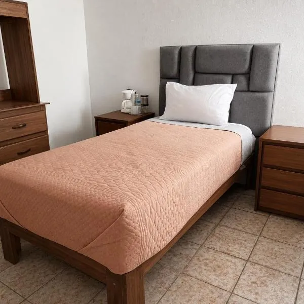 Estancia Boulevard García de León – hotel w mieście Morelia