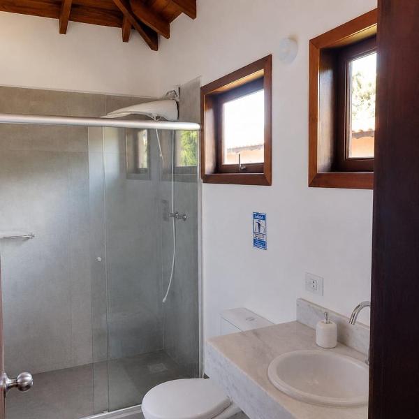 Casas em mini condomínio localizadas a cerca de 120 metros da Praia da Baleia - Foto 3