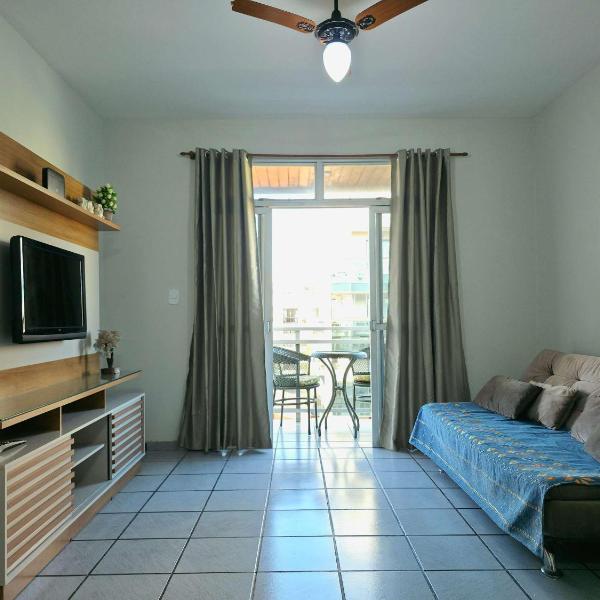 Apartamento com 2 Quartos e Ar Condicionado a 400 m da Praia do Forte