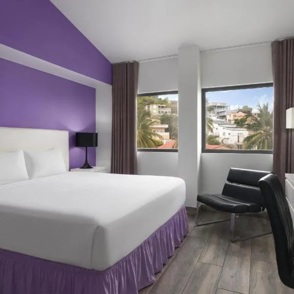 Commodore Suites, SureStay Collection by Best Western, מלון בסימפסון ביי