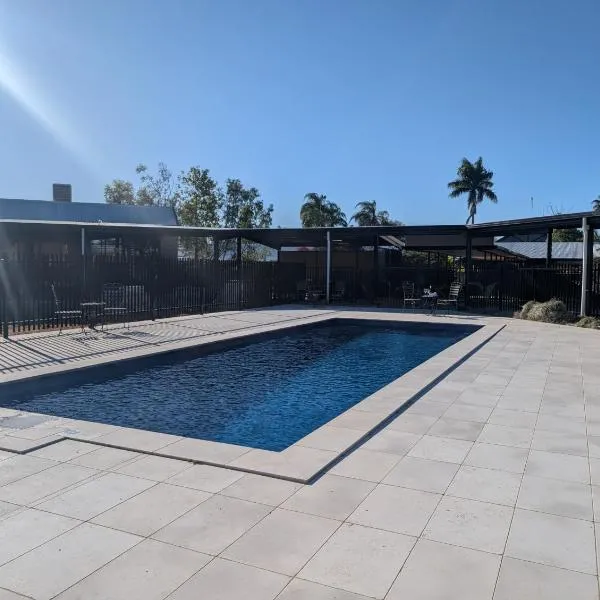 Albert Park Motor Inn - Oil Friendly Price, hotel v destinácii Longreach