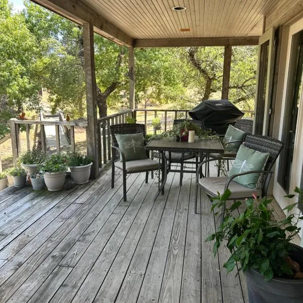 Around the Bend Bungalow, hotel a Fredericksburg
