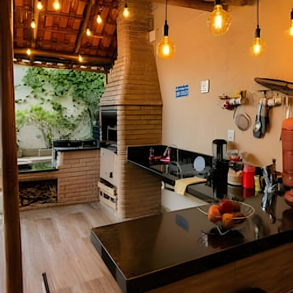 Casa com Deck, Rede e Fogão Lenha Perto do Centro - Foto 4