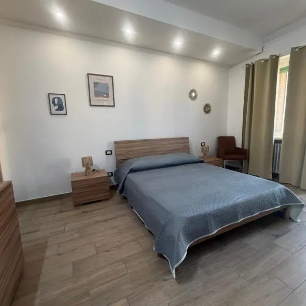 ResidenTillo-Private EnSuite Rooms, hotel em Vercelli