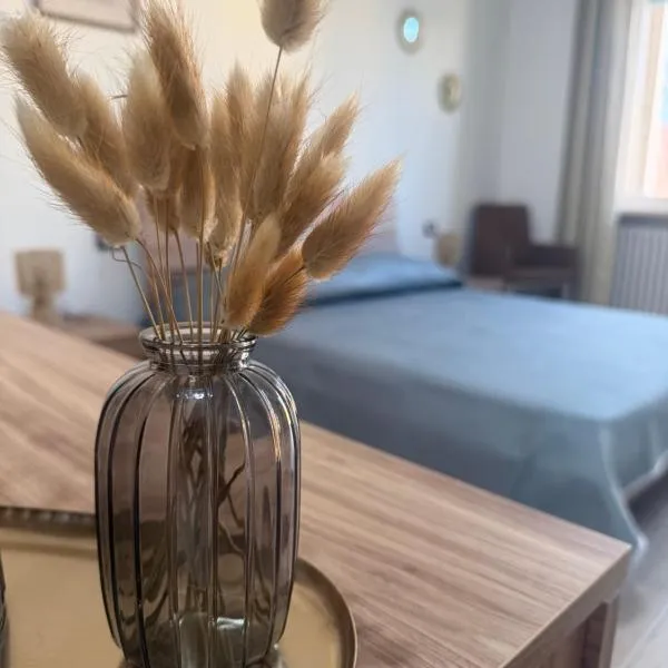ResidenTillo-Private EnSuite Rooms, khách sạn ở Vercelli