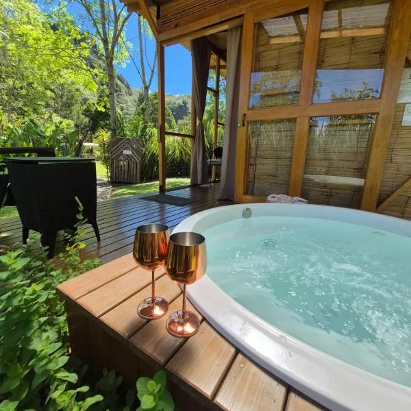 Exclusivo Cocora con Jacuzzi Salento Quindio Hotel Cabaña Glamping, hotel u gradu 'Salento'
