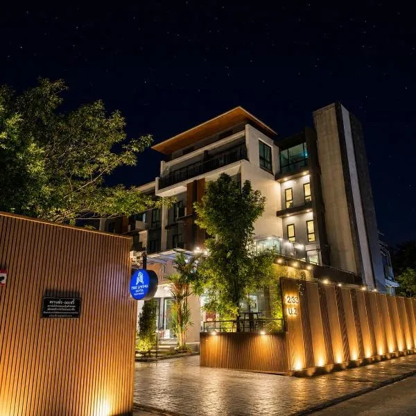 The Living Hotel SamutPrakan, hotell sihtkohas Bang Bo