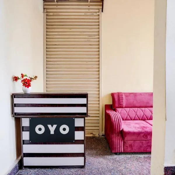 Hotel O SRL Comforts, hotel di Kumbalgod