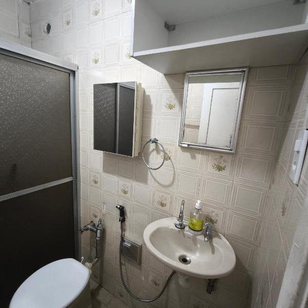 Apartamento Copacabana 220 metros da Praia, Wi-Fi 500MB, Ar e Metrô Perto - Foto 3