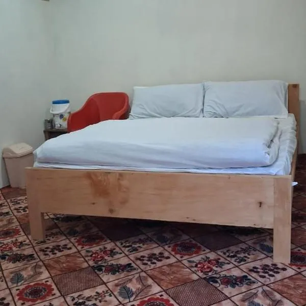 Fish Lake Park Guest House, hotel in Chitral