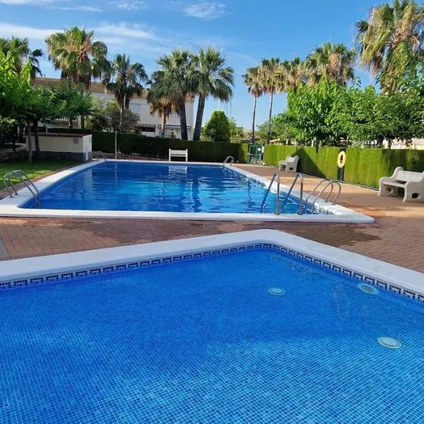 Chalet vacaciones Oropesa piscina, playa a 650m, hotell i Oropesa del Mar