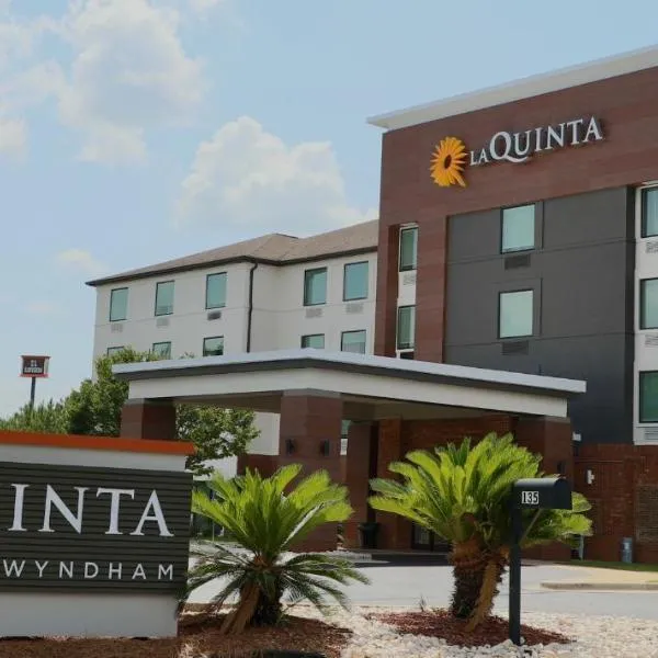 La Quinta Inn & Suites by Wyndham Auburn - University Area, hotel v destinaci Auburn
