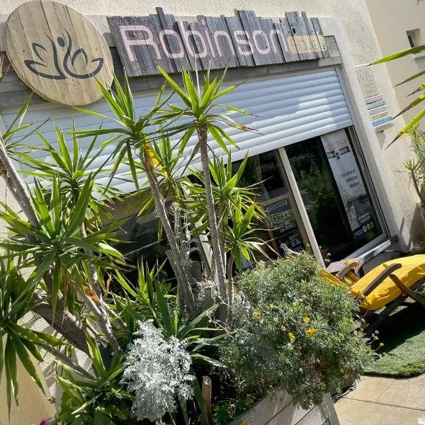 Robinson guesthouse & massages, khách sạn ở Marseille
