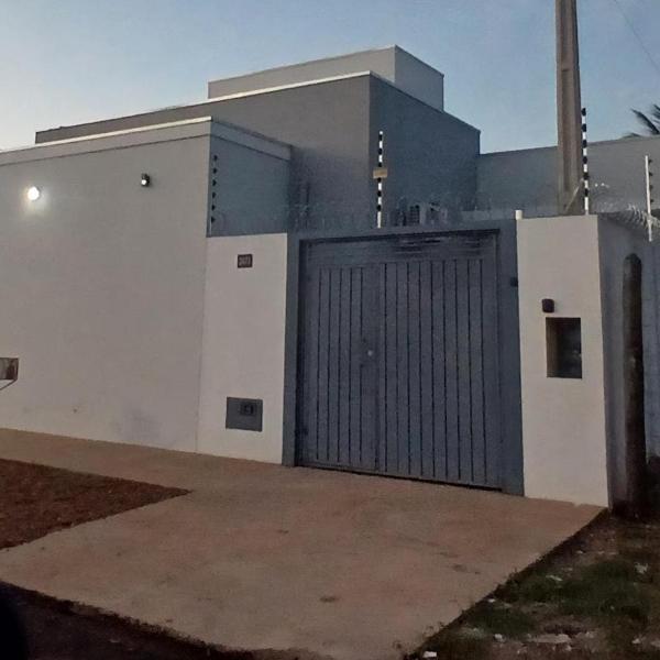 Casa Tranquila com Vaga para carro em Três Lagoas