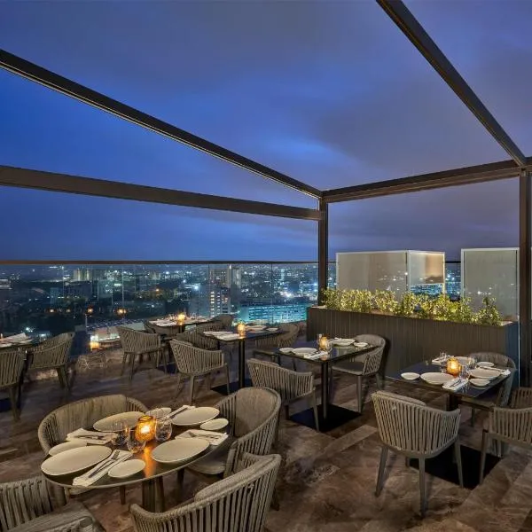 The Den Bengaluru, LXR Hotels & Resorts, ξενοδοχείο στη Μπανγκαλόρ