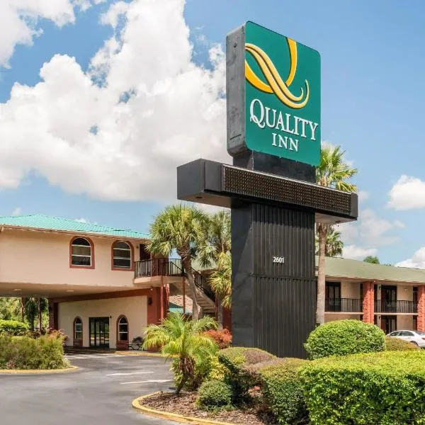 Quality Inn & Suites Orlando Airport, hótel í Orlando