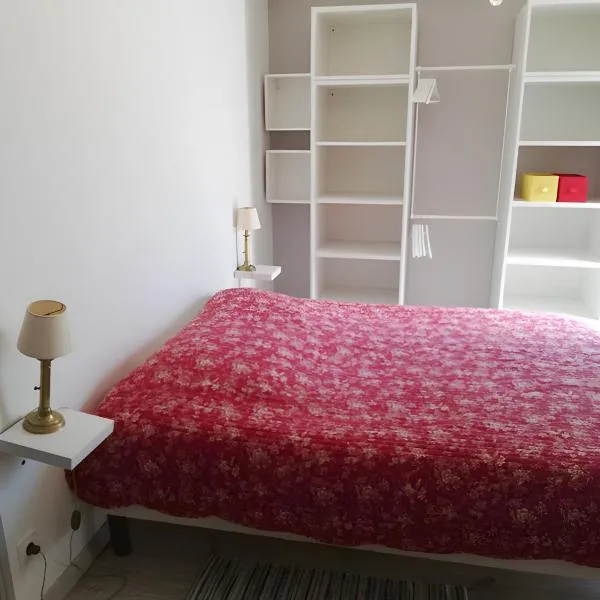 Appartement De 37 M², hôtel à Yerres