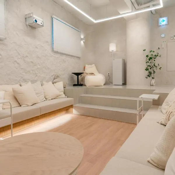 The Arch Seoul -30 Sec to Metro,1 Min to Gwangjang Market، فندق في سول