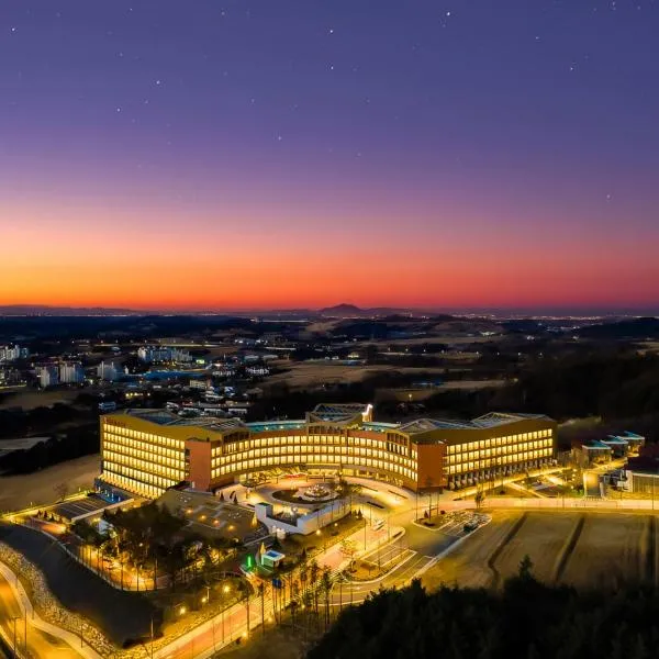 Ramada Hotel & Suite by Wyndham Gangwon Pyeongchang, hotel v destinácii Pchjongčchang