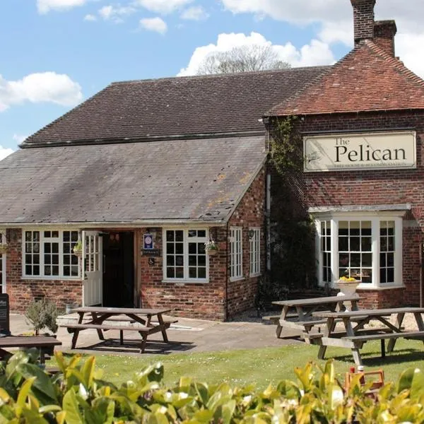 The Pelican Inn, хотел в Froxfield