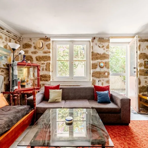 Acropolis Stone-built charming lodging 70 sq m: Atina'da bir otel