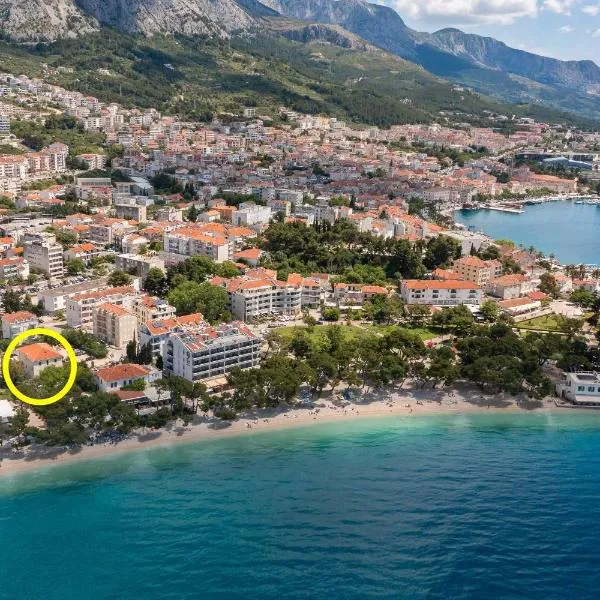 Providenca Beachfront Apartments II - Private Parking, hotel di Makarska