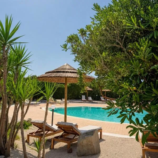 Cala Lupo Resort, хотел в Стинтино