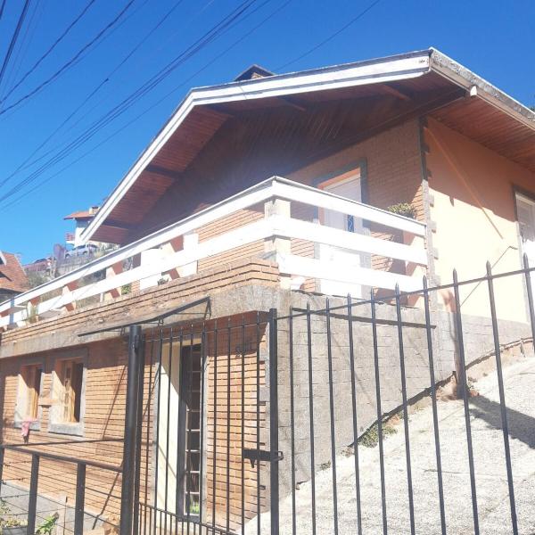 Refúgio na montanha com lareira a 3 km do centro