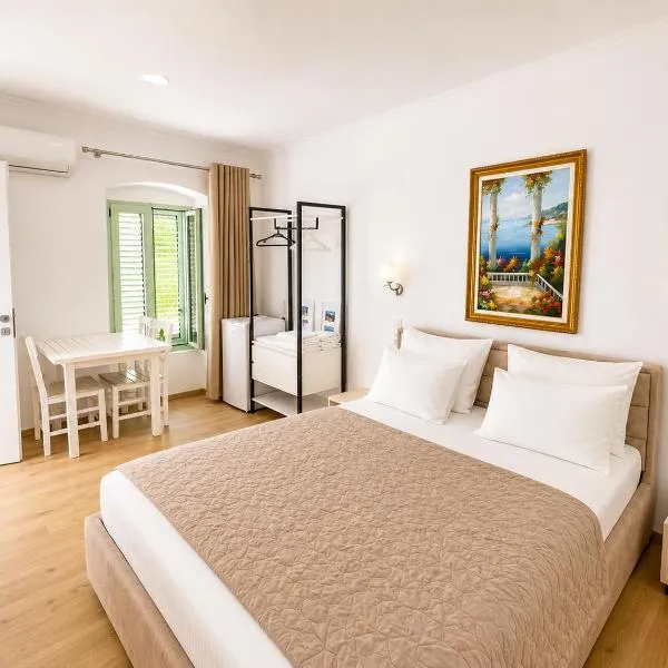 Authentic Stay Old Town Himara, hotel di Himare