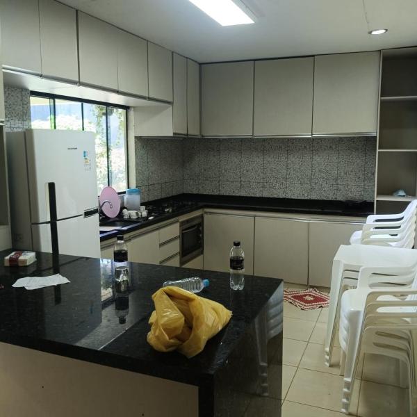 Bela casa, grande, com área de lazer e piscina! - Foto 5