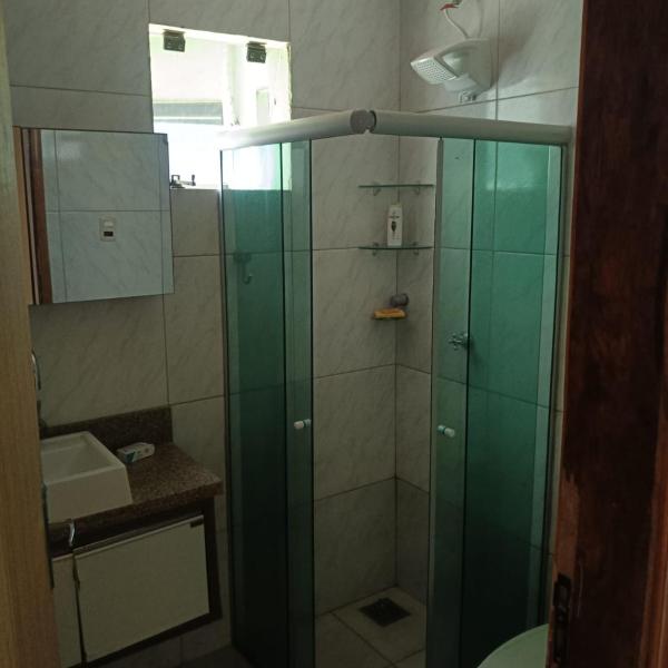 Bela casa, grande, com área de lazer e piscina! - Foto 3