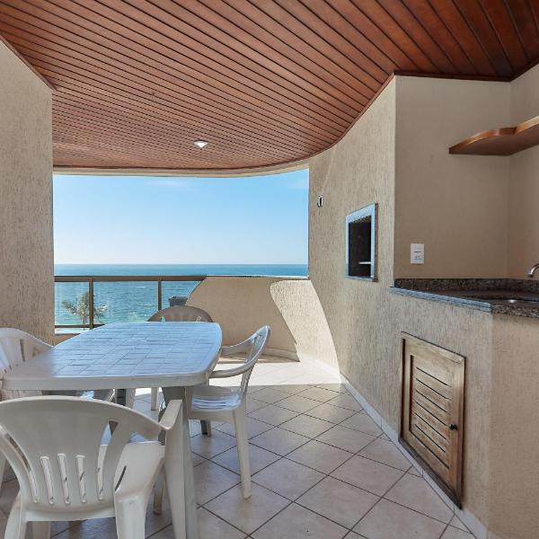 1090 Apartamento com linda vista para o mar , de frente para Avenida de Bombinhas. - Foto 4